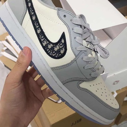 Jordan 1 Retro Low Dior
